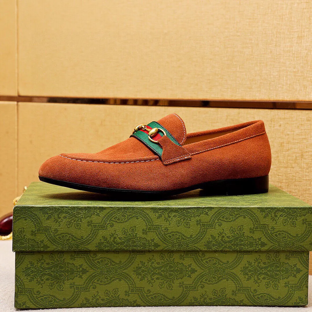 Men's shoes 💰420 💐 Product trademark: GUCCI "Gucci" casual leather shoes Regular size: 38-44 (45.46.47🉑️customized) Product materials: Selected imported first-layer frosted calfskin upper + classic hardware buckle, imported cowhide leather lining. Strong three-dimensional visual effect, original combination outsole Color: 3⃣️colors available